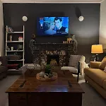 Deluxe Huge Detached House With Parking, Sleeps Up To 30 People, 2M From Liverpool City Centre