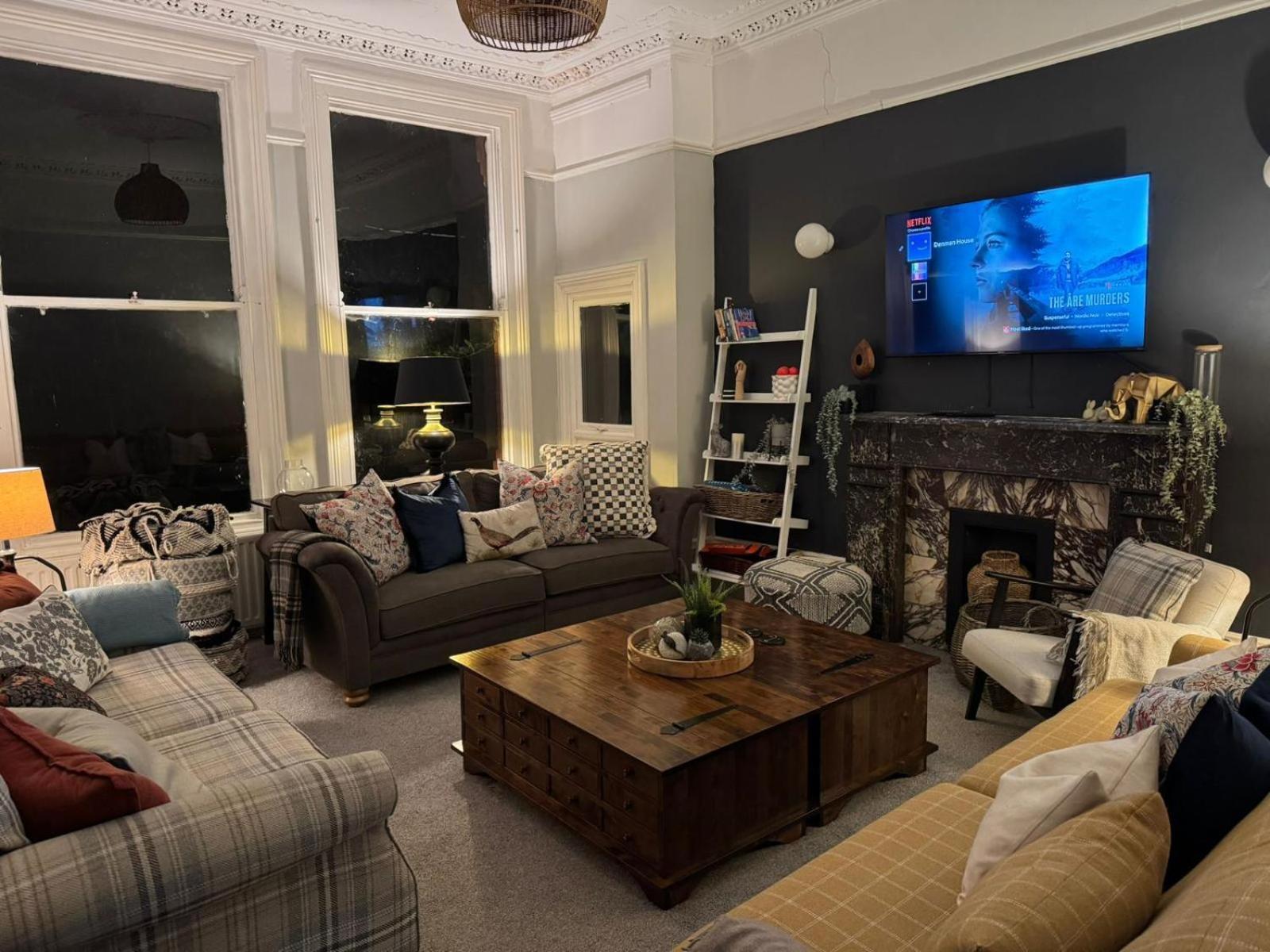 Deluxe Huge Detached House With Parking, Sleeps Up To 30 People, 2m From Centre * Liverpool
